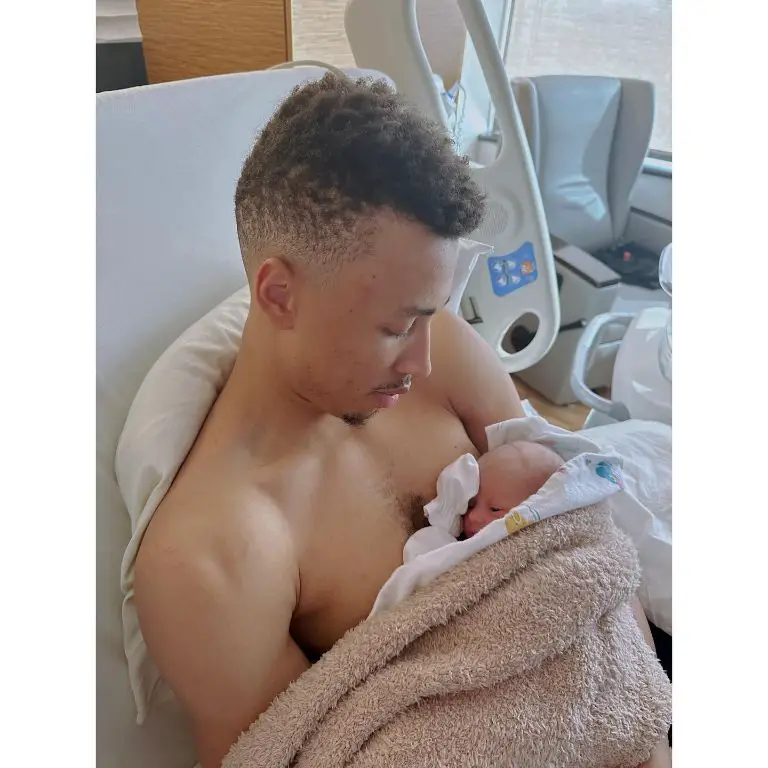 Dante Exum welcomed a daughter with his baby mama