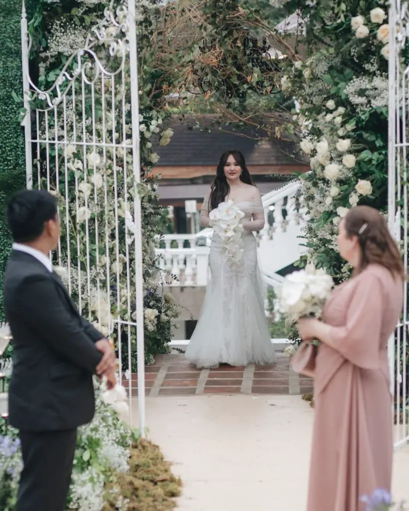 Mika Dela Cruz Walking Down on her wedding