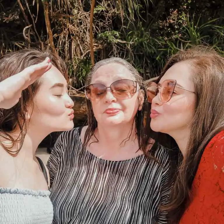 Mika Dela Cruz With her sister and Mother Celebrating Mother's Day.