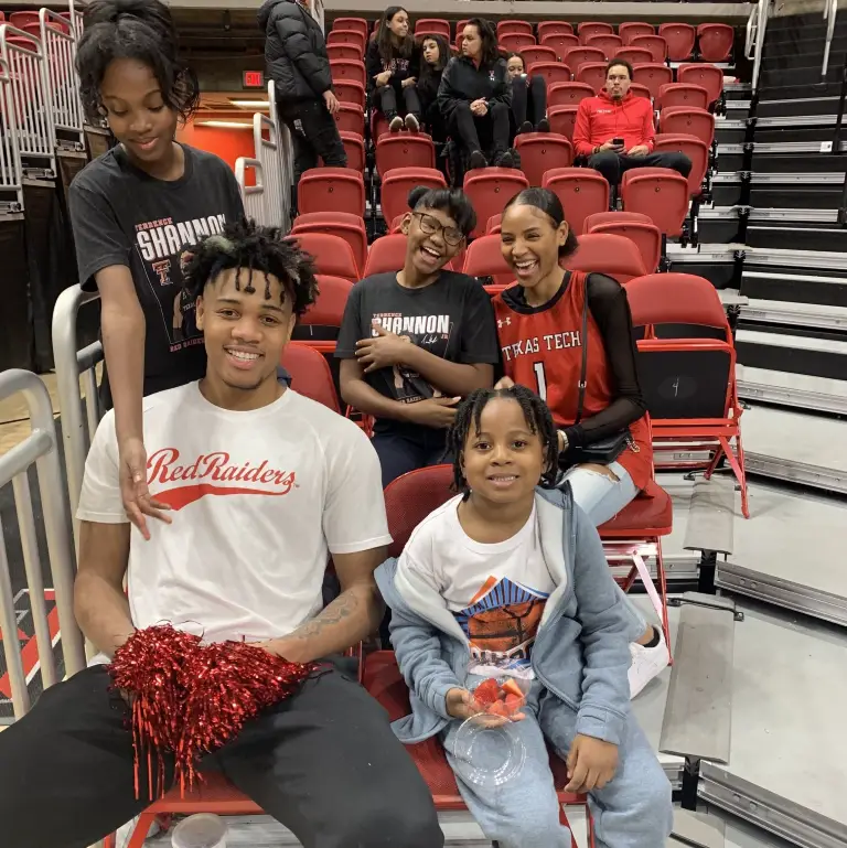 Terrence Shannon Jr. with siblings from mother.