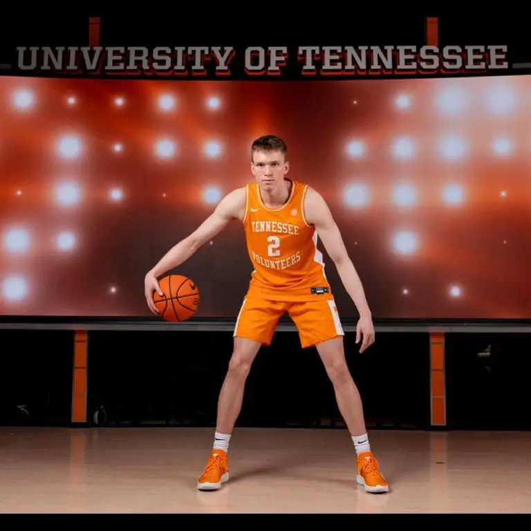 Dalton Knecht posing for a picture after joining Tennessee