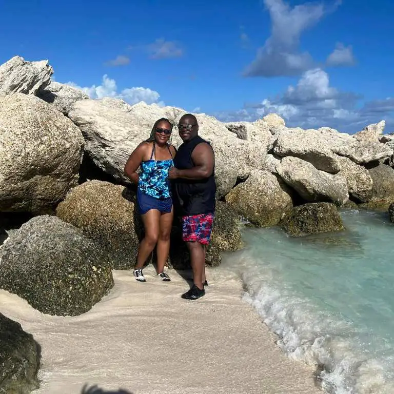 Jamal Shead Parents Evlin and Lysa taking picture while enjoying their vacation.