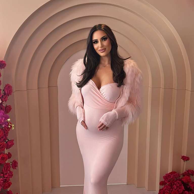 Justin Jefferson's Ex-Girlfriend, Andrea Galea during a pregnancy photoshoot.