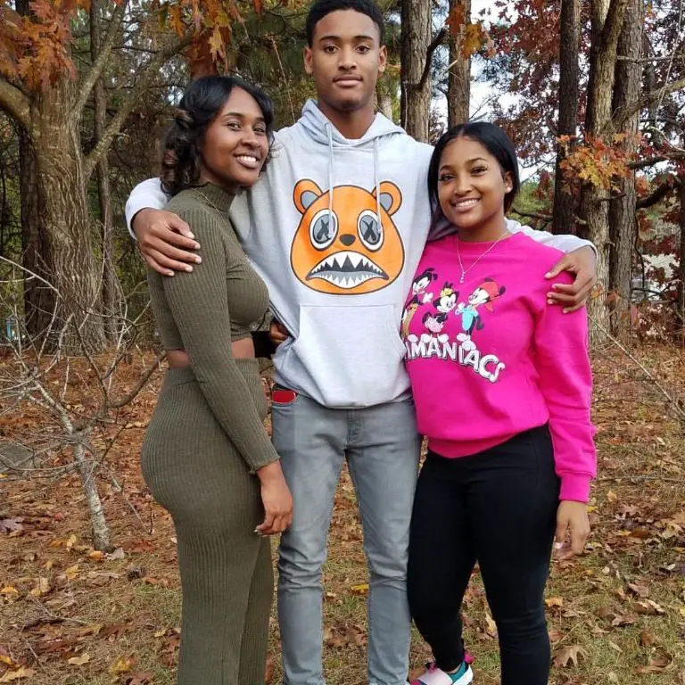 Nate-sister-Tanisha-and-Jonae