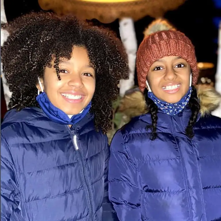 Image of Liyou Abere and her sister Salem.