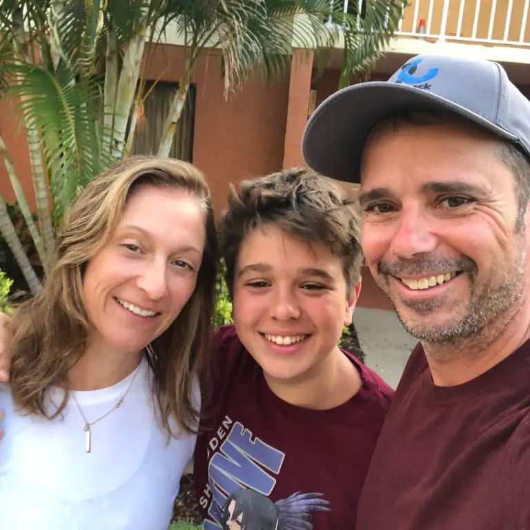 Joshs-brother-William-with-his-parents-Jimmy-and-Patricia-Richards