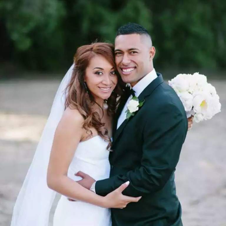 Ulai Latukefu with his Wife, Pamela Savieti posing for their Wedding picture