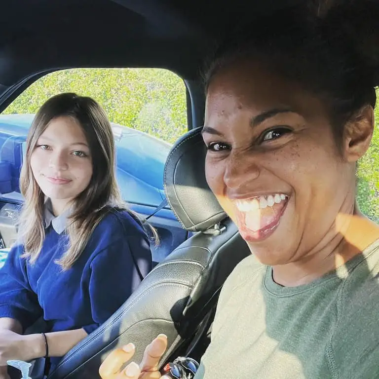 Jade Kelinschmidt and her mother in car.