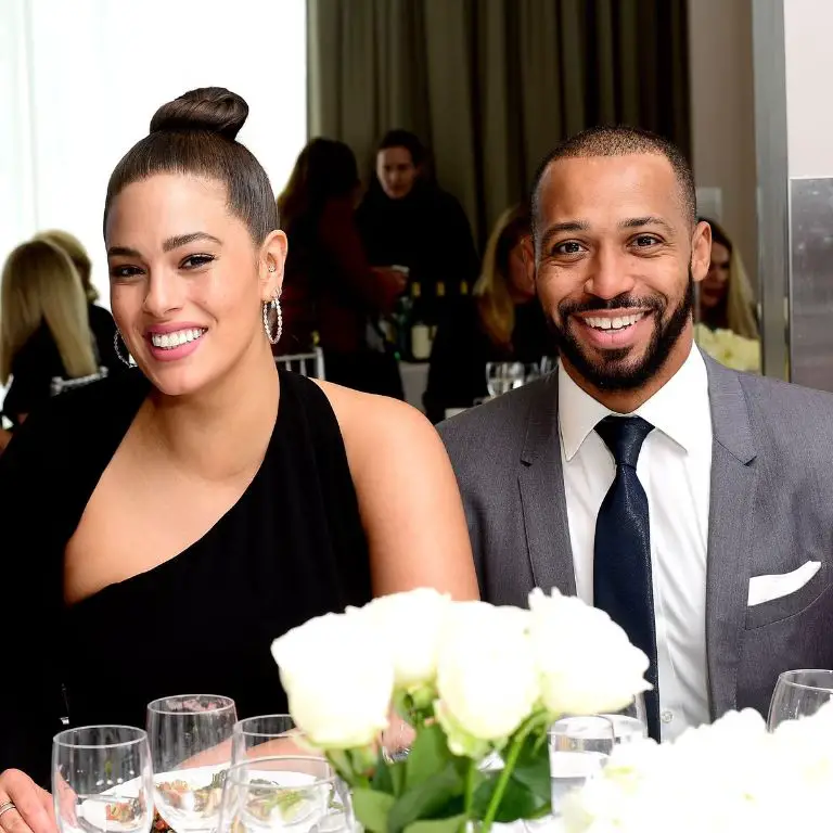 Ashley Graham with her husband Justin Ervin at an movie event