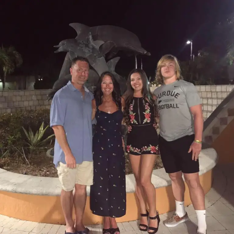 Carson Steele with his parents and sister