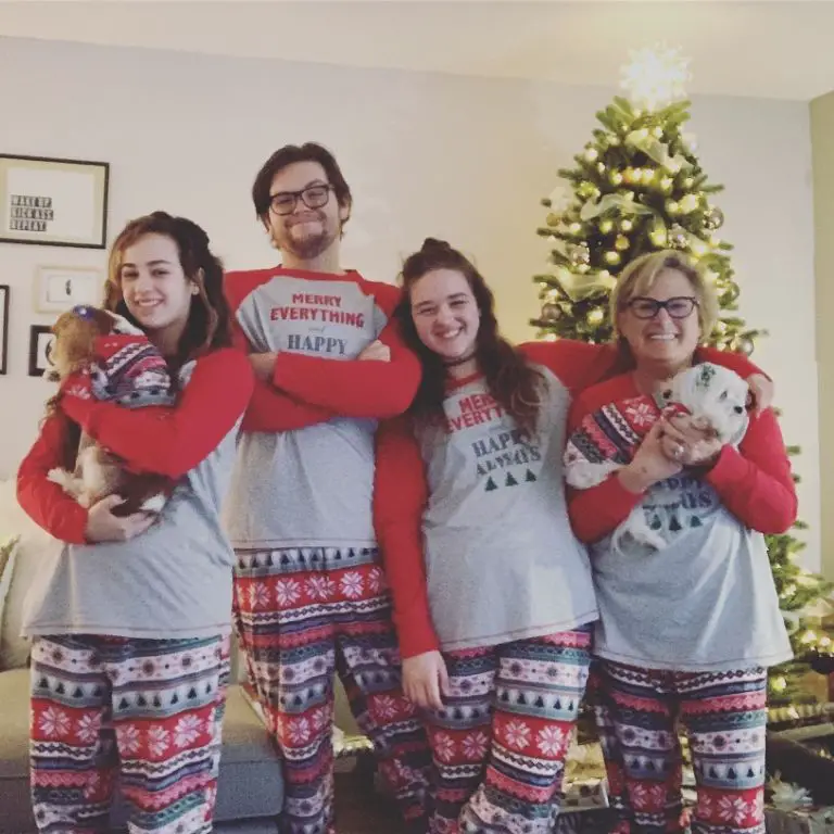 Mary Mouser celebrating Christmas with her mother and siblings