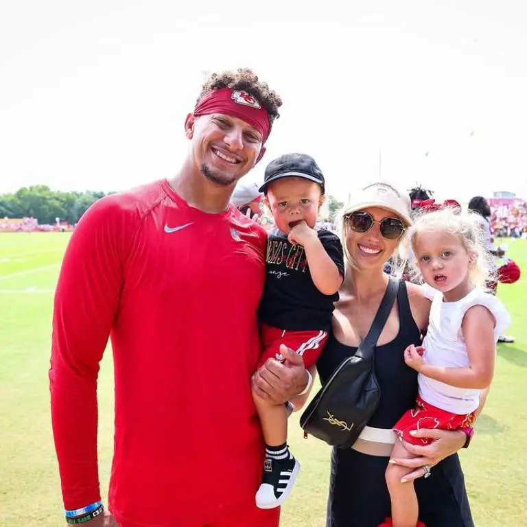 Patrick Mahomes And Brittany Mahomes With Their Two Kids