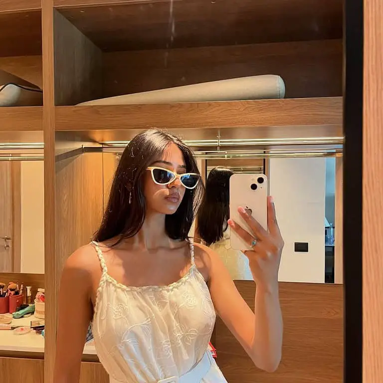 Monica Adhikari shares a mirror selfie.