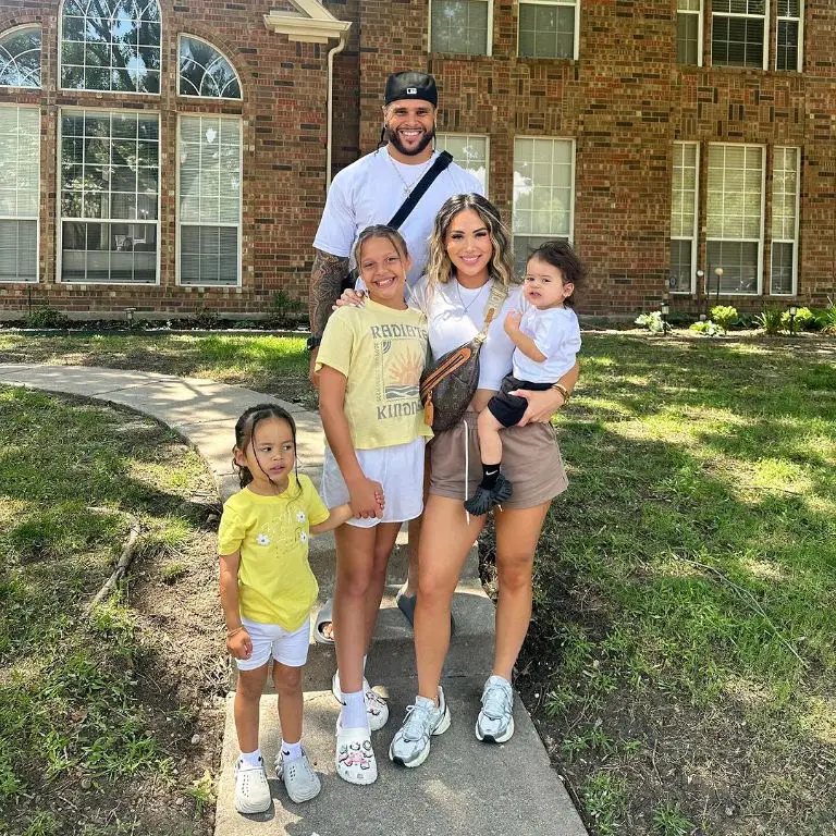 Keith Smith with his partner Amanda Taney and kids enjoying their time at Dallas, Texas.