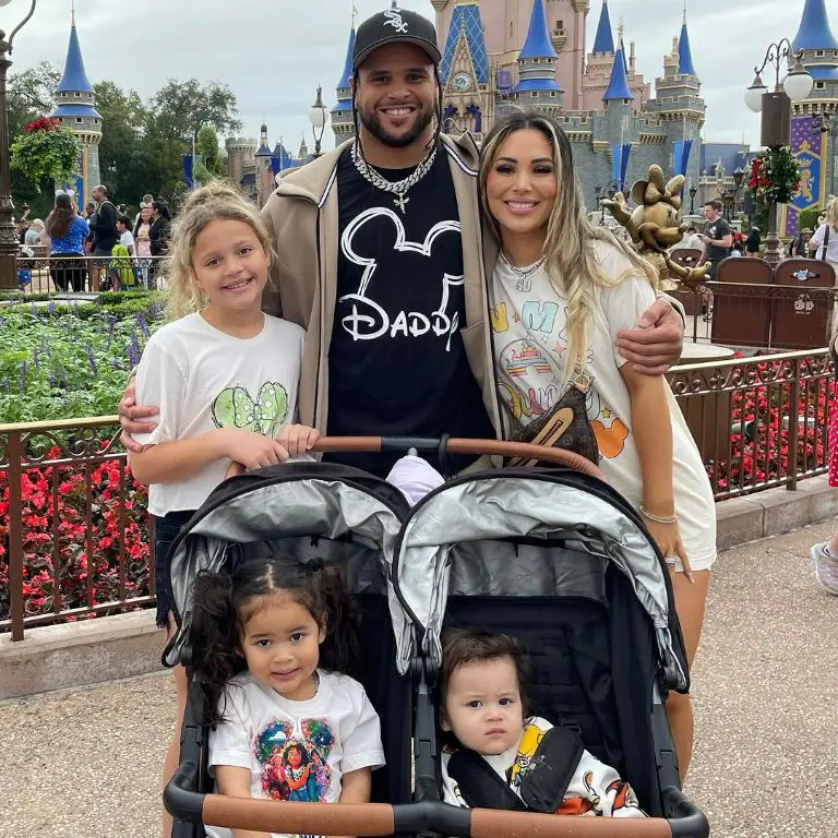 Keith Smith with his wife Amanda Taney and their kids enjoying their holiday at Disneyland.