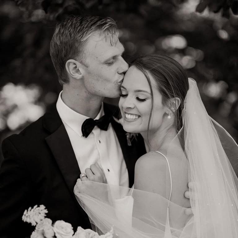 Anders Carlson is married to his wife.