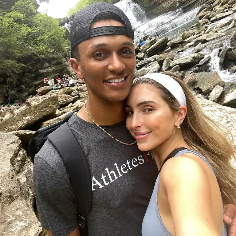 DeShone Kizer has been in an open relationship with his girlfriend, Shelbi Aimonetti, for over four years.