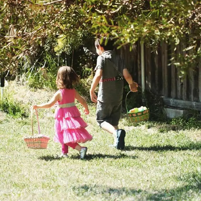 Kyriana Kratter with her brother.